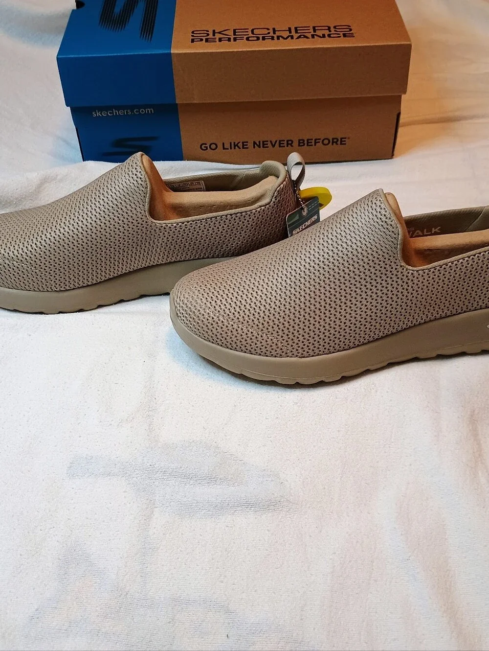 Skechers Go Walk Max Slip On Mens Size 10W Taupe Athletic Walking Shoes Sneakers